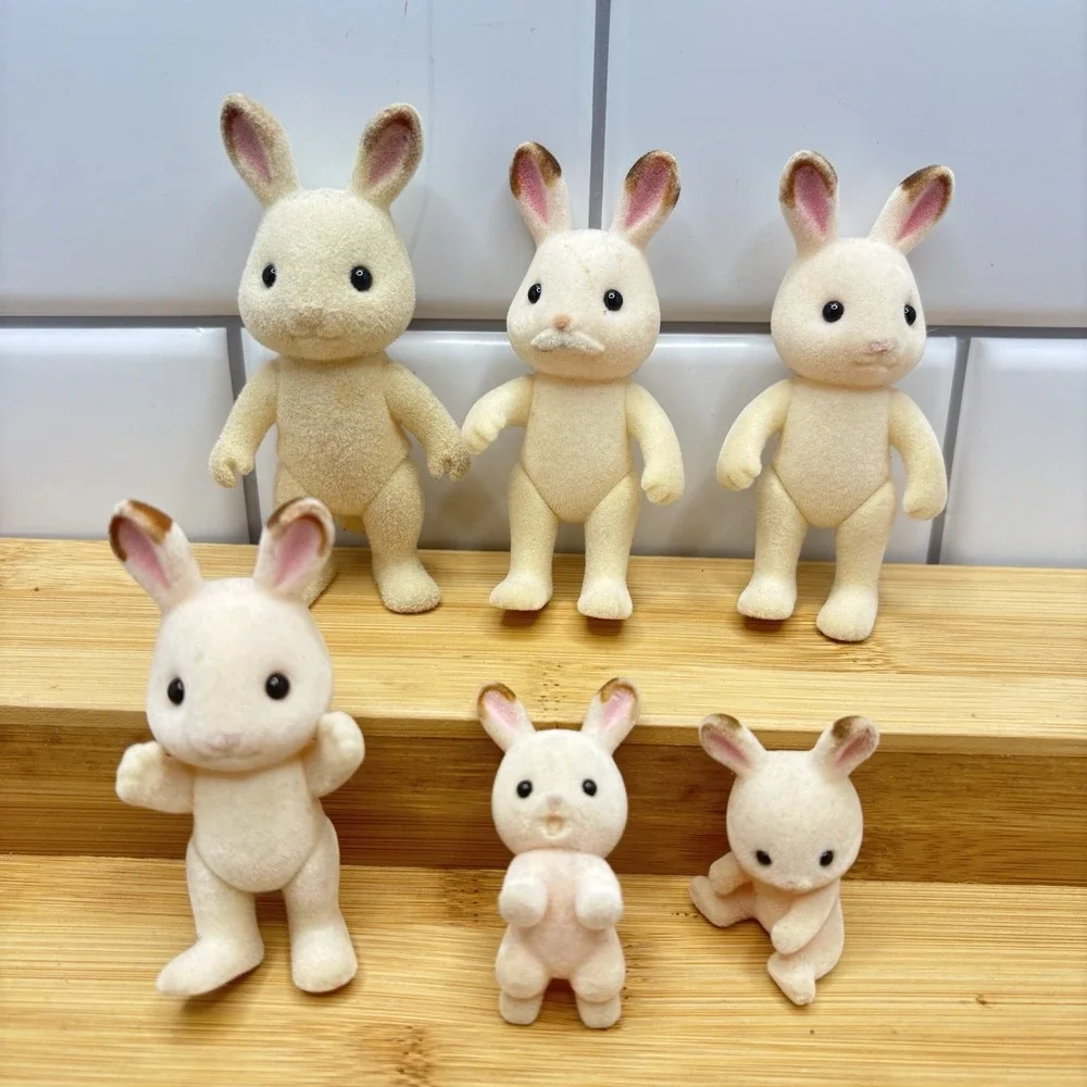Sylvanian Families Calico Critters Chocolate Rabbit Family VTG Disc